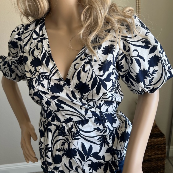 Women’s Puff Sleeve Wrap Waist Top Size Small - Picture 3 of 5